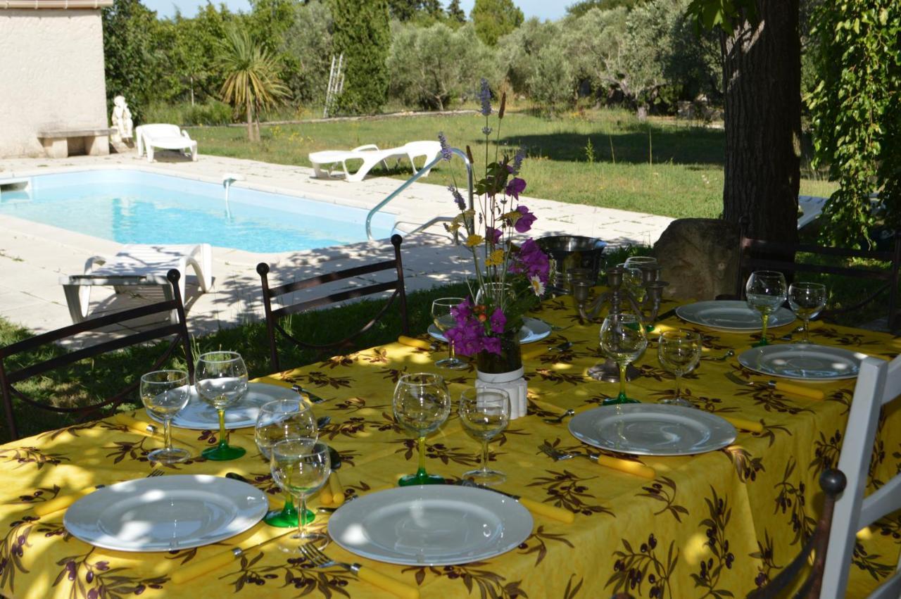 Mas Des Collines Bed & Breakfast Fontvieille Bagian luar foto