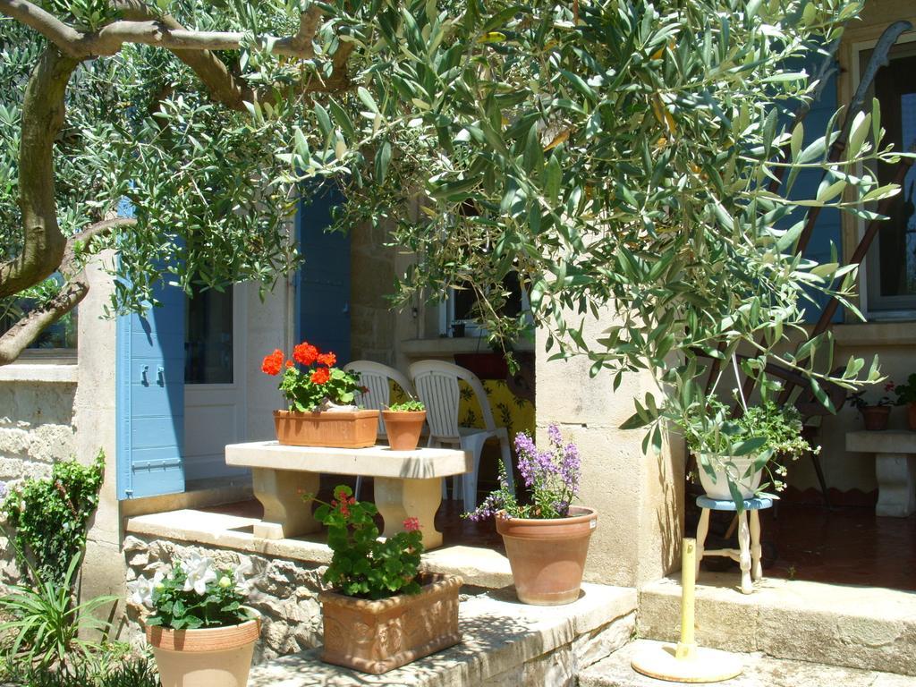 Mas Des Collines Bed & Breakfast Fontvieille Ruang foto